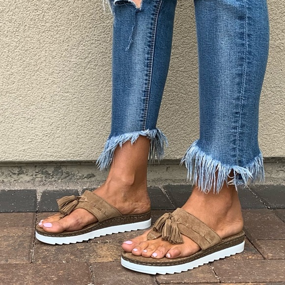 NIB Front Tassel Detail Platform Slide Sandal - Picture 2 of 7